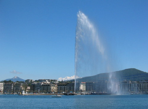 Jet d'Eau mit Mont Blanc im Hintergrund