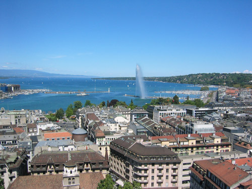 Blick vom Turm der Kathedrale auf den See