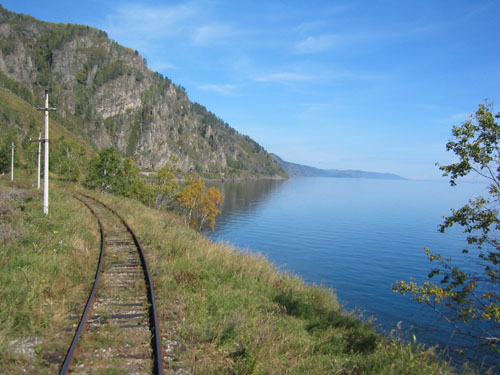 Zugfahrt am Baikalsee entlang